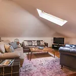 Grand Parliament Duplex By Homing *