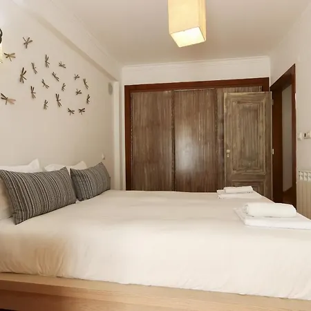 Grand Parliament Duplex By Homing Apartment Lissabon