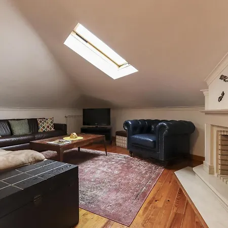 Grand Parliament Duplex By Homing *