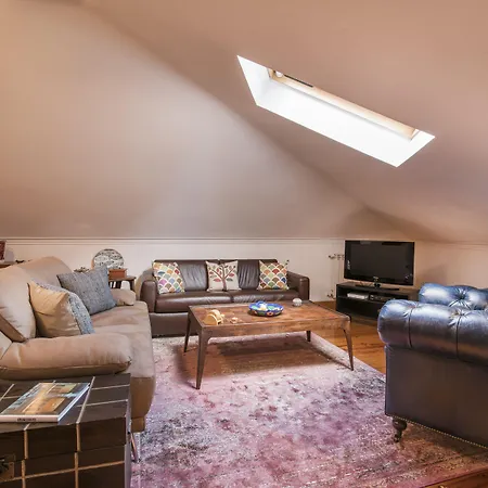 Grand Parliament Duplex By Homing *